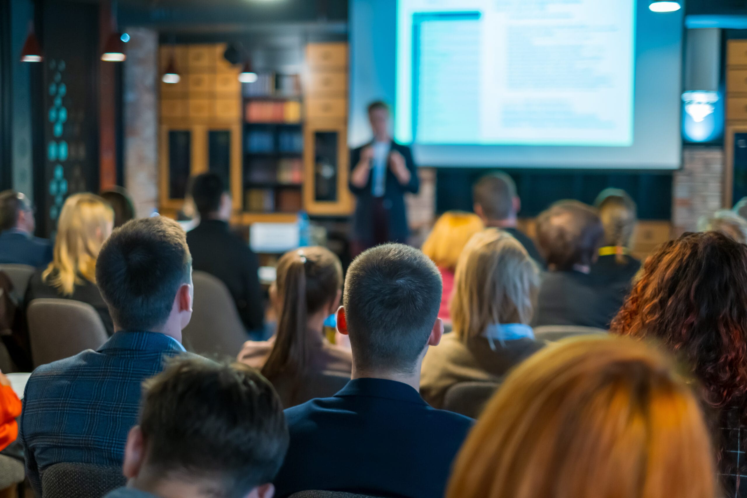 Jak zorganizować konferencję krok po kroku?