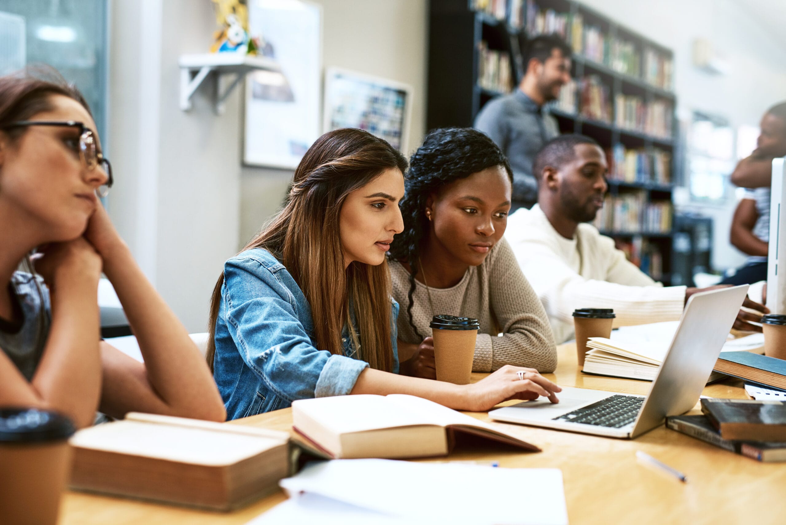 Dlaczego warto wybrać informatykę na ALK i jak wygląda tok studiów w praktyce?