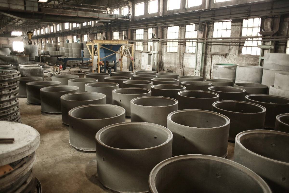 Jak wybrać kręgi betonowe? Praktyczny poradnik dla budujących